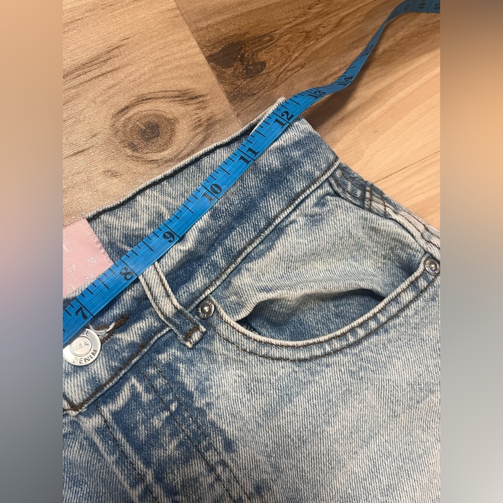 Revice Denim Jeans Womens Size 25 Light Wash Ripped Distressed Button Fly Cuffed - Picture 5 of 9